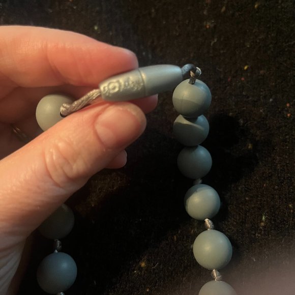 Itzy Ritzy Chewable Silicone Teething Necklace for Moms - Picture 5 of 6